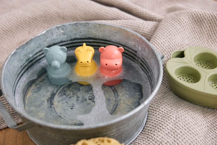 Lassig - Boat Toy Set Water Friends Olive - Panda/Hippo/Crocodile