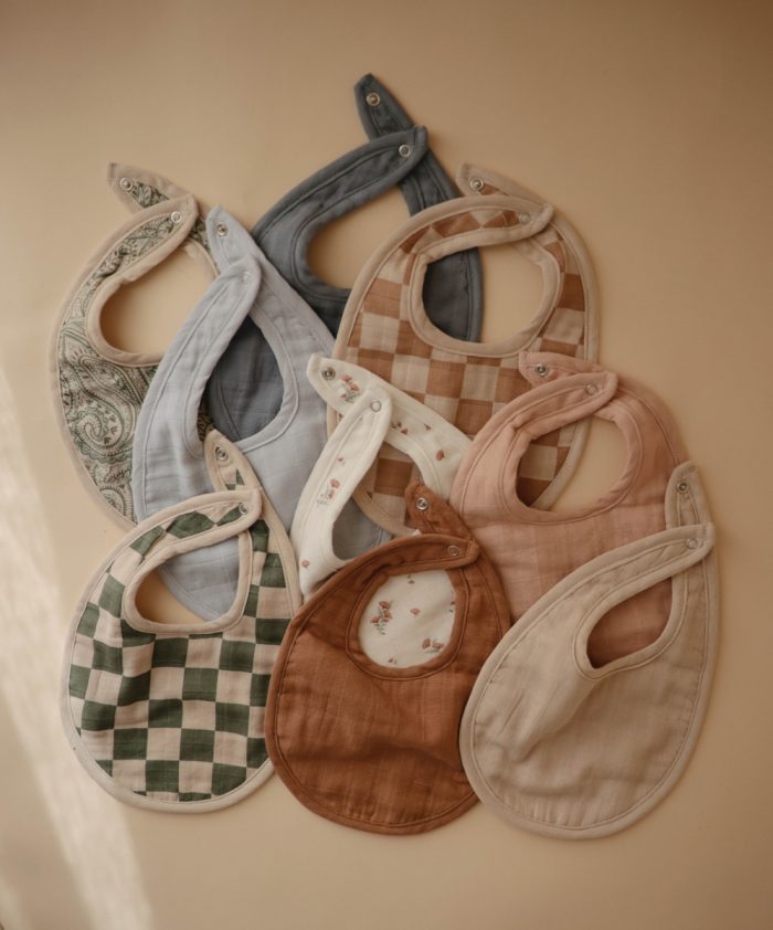 Mushie - Muslin Bibs (2pack) - Olive Check/Natural Check