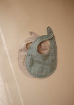 Mushie - Muslin Bibs (2pack) - Roman Green/Fog