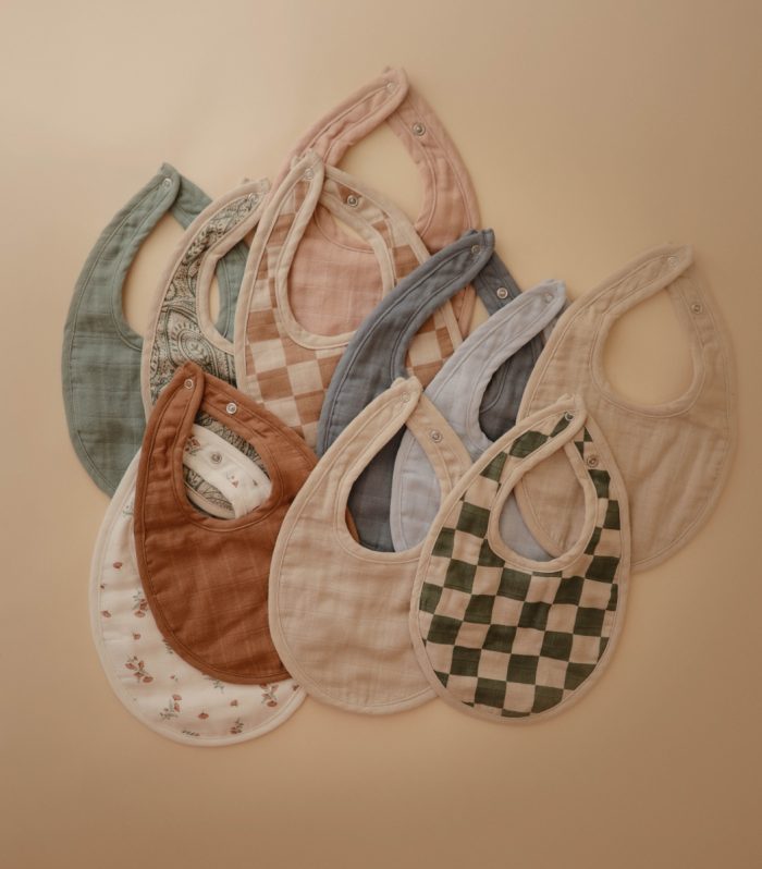 Mushie - Muslin Bibs (2pack) - Tan/Fog